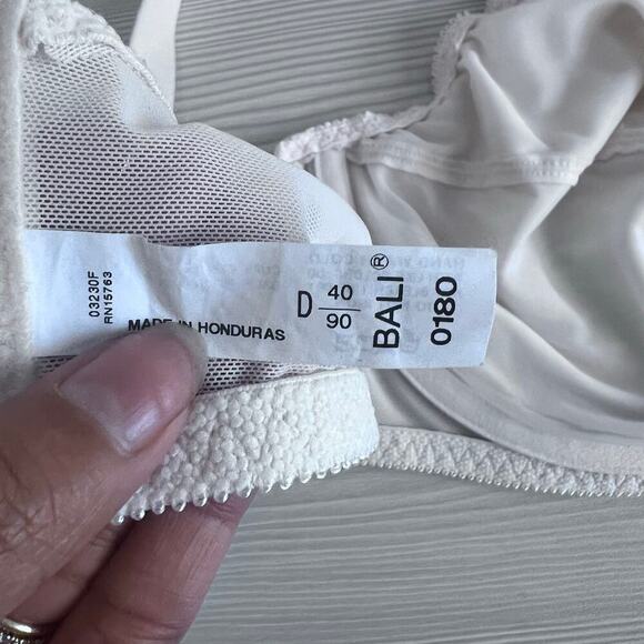 Bali Womens Full Coverage Bra 40D Cream Unlined Underwire Mesh Adjustable Straps - Picture 5 of 6